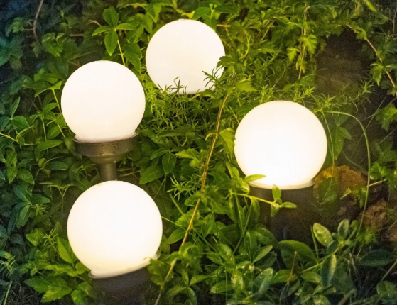 Набор садовых светильников на солнечной батарее ЛУННЫЕ ШАРИКИ, тёплые белые LED-огни, 4 шт., 10х27 см