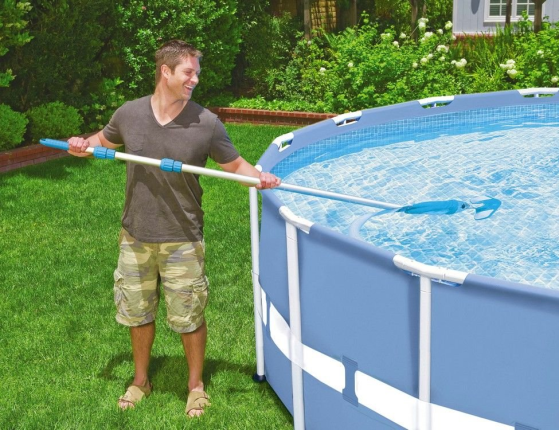 Комплект для чистки бассейнов Deluxe Pool Maintenance Kit (сачок, щетка-вакуумный пылесос, фильтрующая колба) Intex